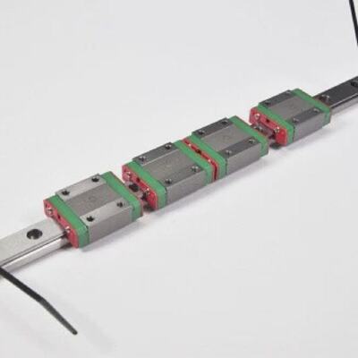 HIWIN 0139816 MGNR12H Linearfhrung L250mm mit 4 Fhrungswagen