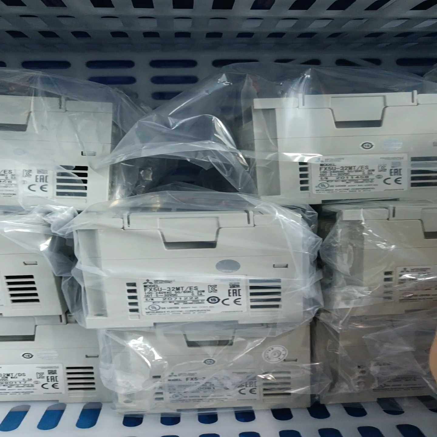 #控制器正品三菱fX5U-32MT/ES fX5U-32MT{议价}