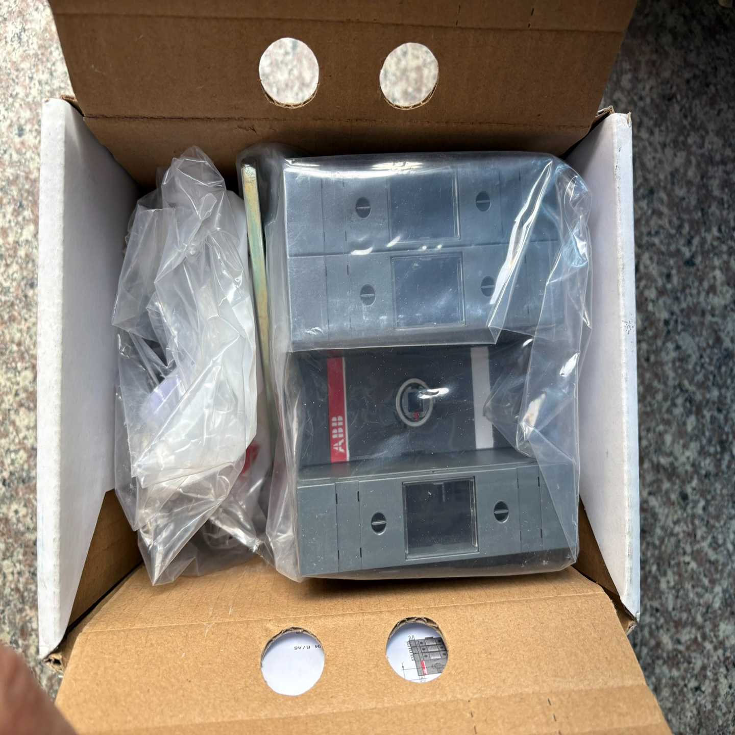【议价】隔离开关熔断器组,型号OS63GD12P,附件齐全适用