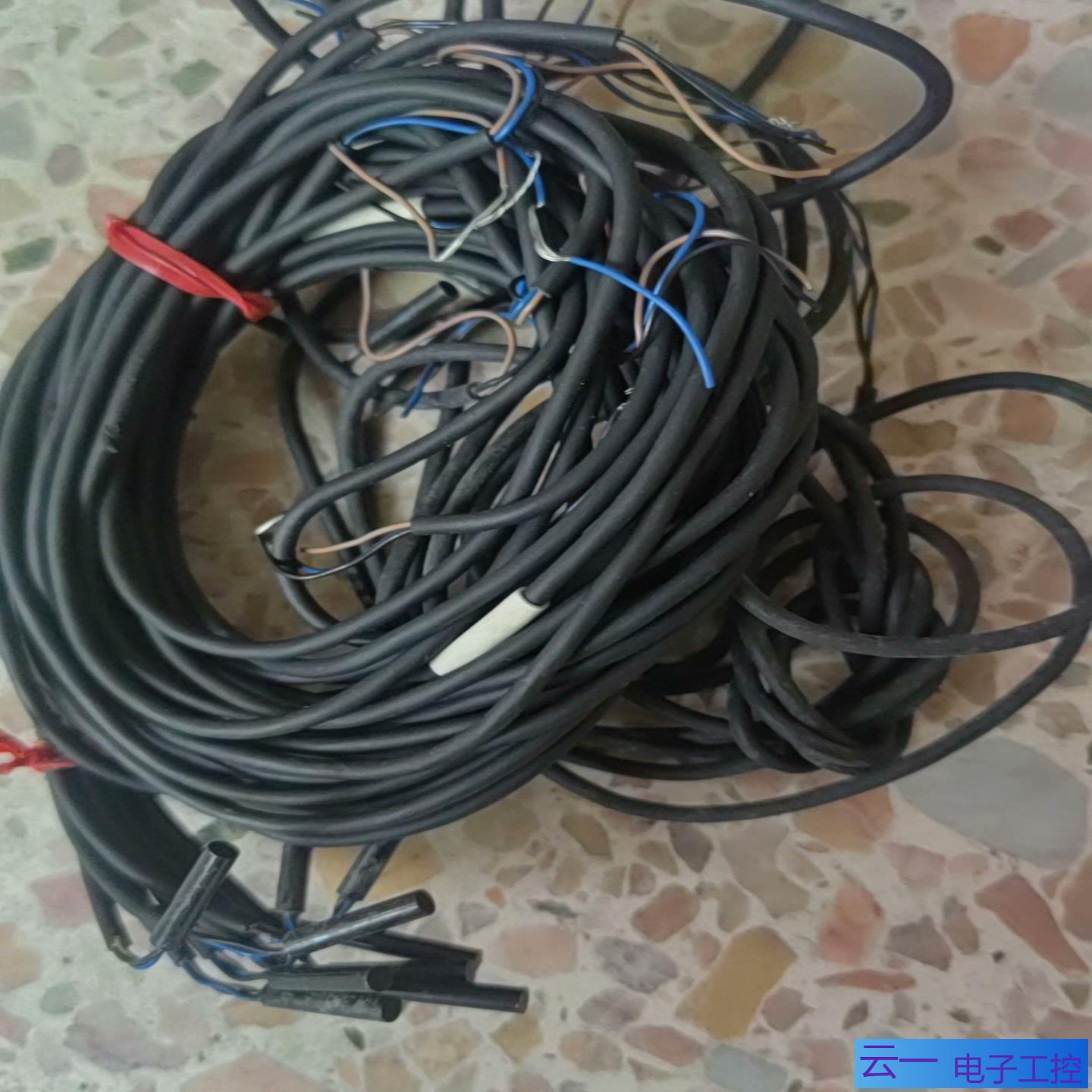 接近 E2E-CR6  E2E-CR6C2；议价