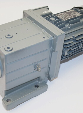 议价Lenze Gst062MVbr090C32 triebemotor  Mhemaxx09032C1u  154