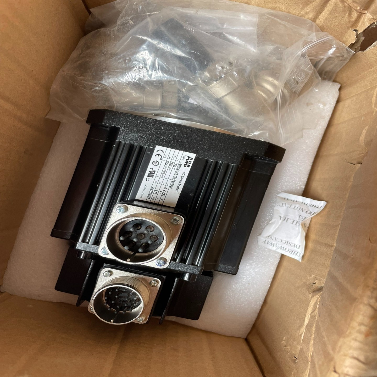 询价全新ABB伺服电机ESM13B-102-202-T2N0A0