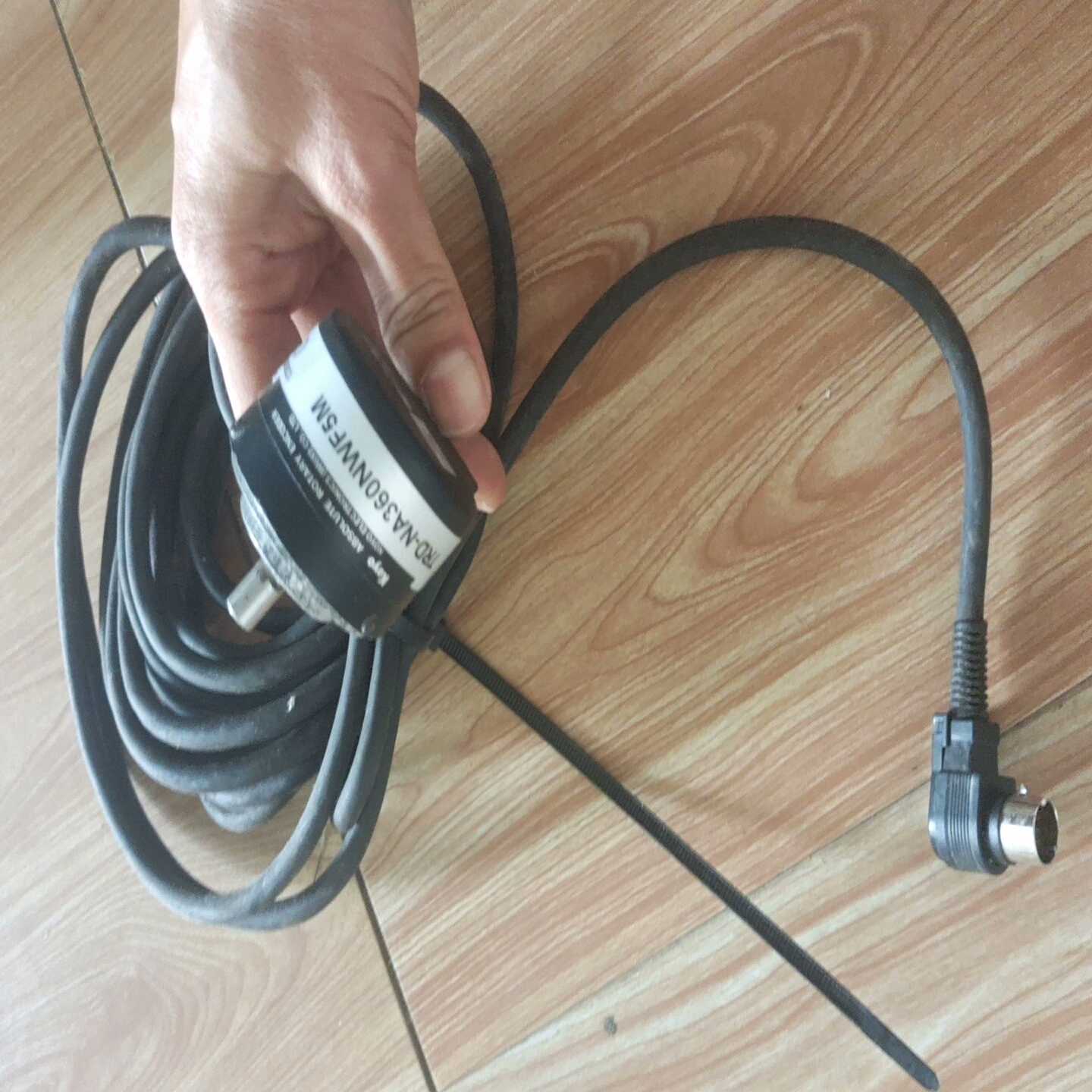 议价光洋编码器-5M，线长完整，成