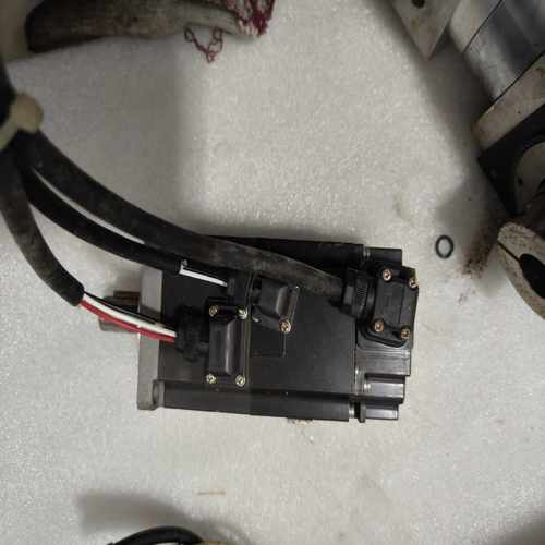 HF-KP23BK三菱伺服驱动器电机200瓦电机带刹车的，货--议价商品