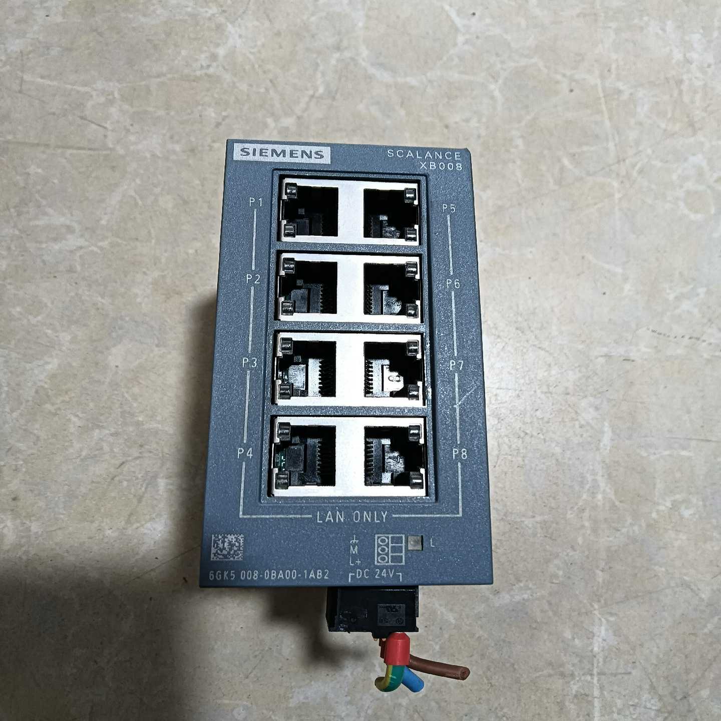 6GK5008-0BA00-1AB2交换机，成色如图询价