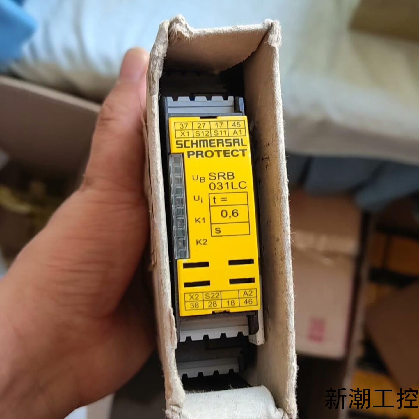 原装SCHMERSAL施迈赛安全继电器SRB031LC SR议价商品