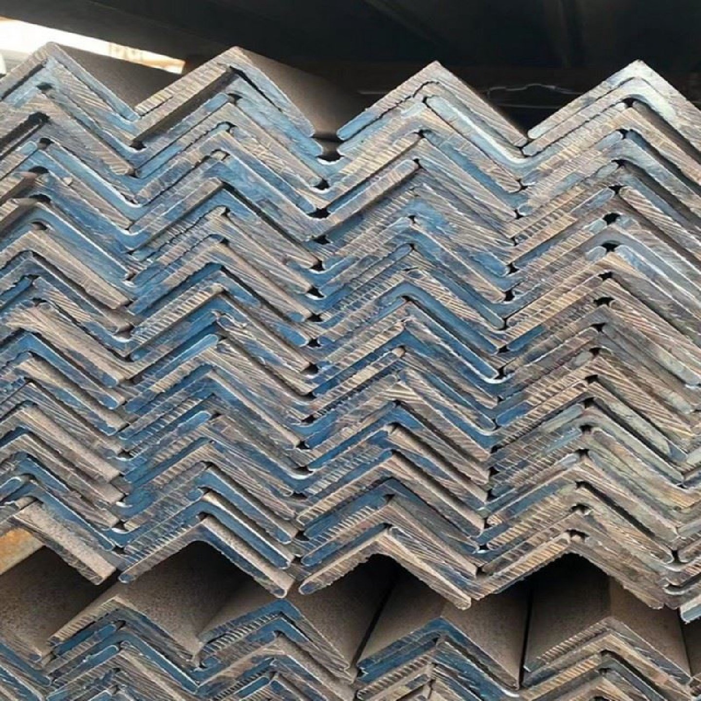 热镀锌角钢三角铁幕墙建筑等边角钢冲孔加工规格齐全现货角铁钢材,金属材料及制品,角钢,淘宝优惠券,粉丝福利购,淘宝优惠卷