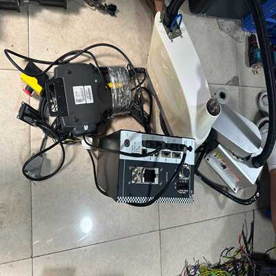 ADTECH众为兴机器人控制器，型号QC400A，驱控一体机