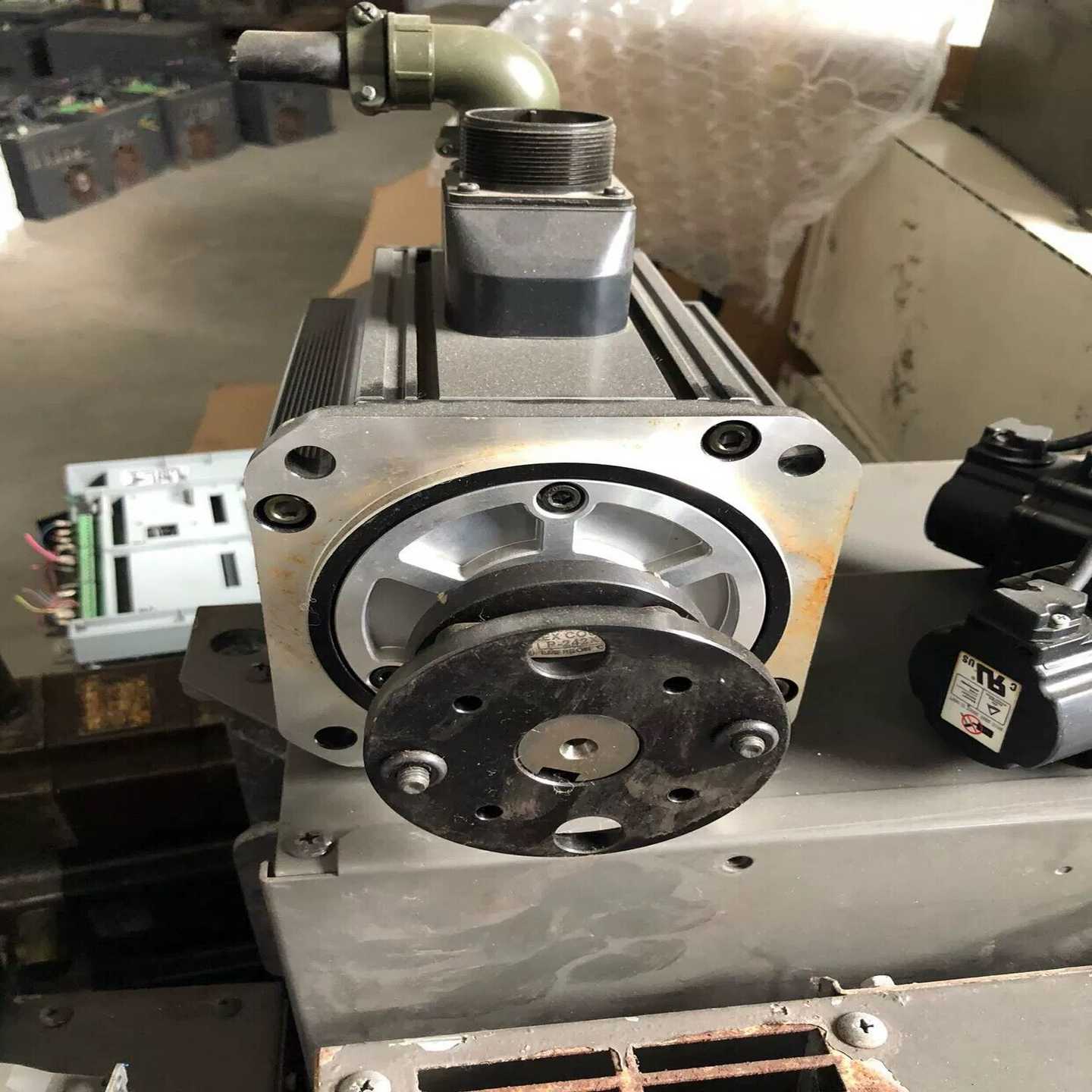 富士伺服电机GYC202DC1-SA-B 2KW,实物拍(佳毅工控)