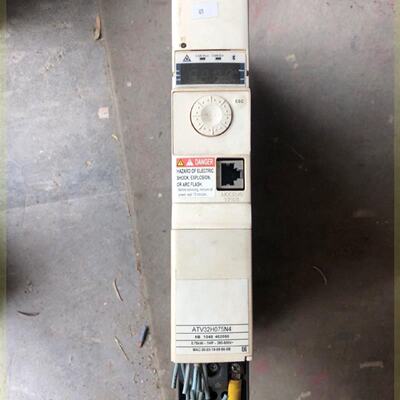 议价变频器 ATV32H075N4  成色如图，正常拆机，〔议价〕