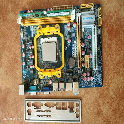 FOXCONN主板A55MXE，A4-3300CPU，4G内~询价