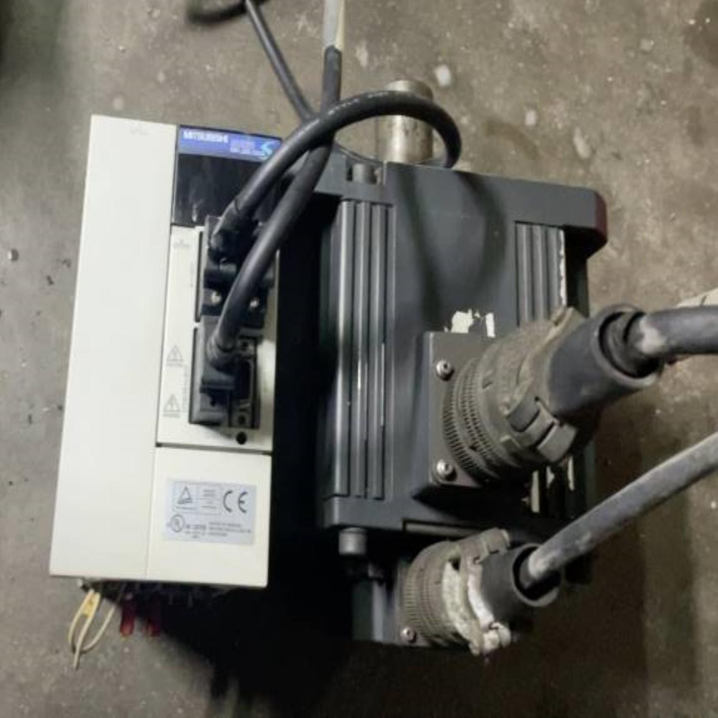 配件MR-J2S-100A200A350A  HC-SFS201SFS352三菱J2S驱动电议价