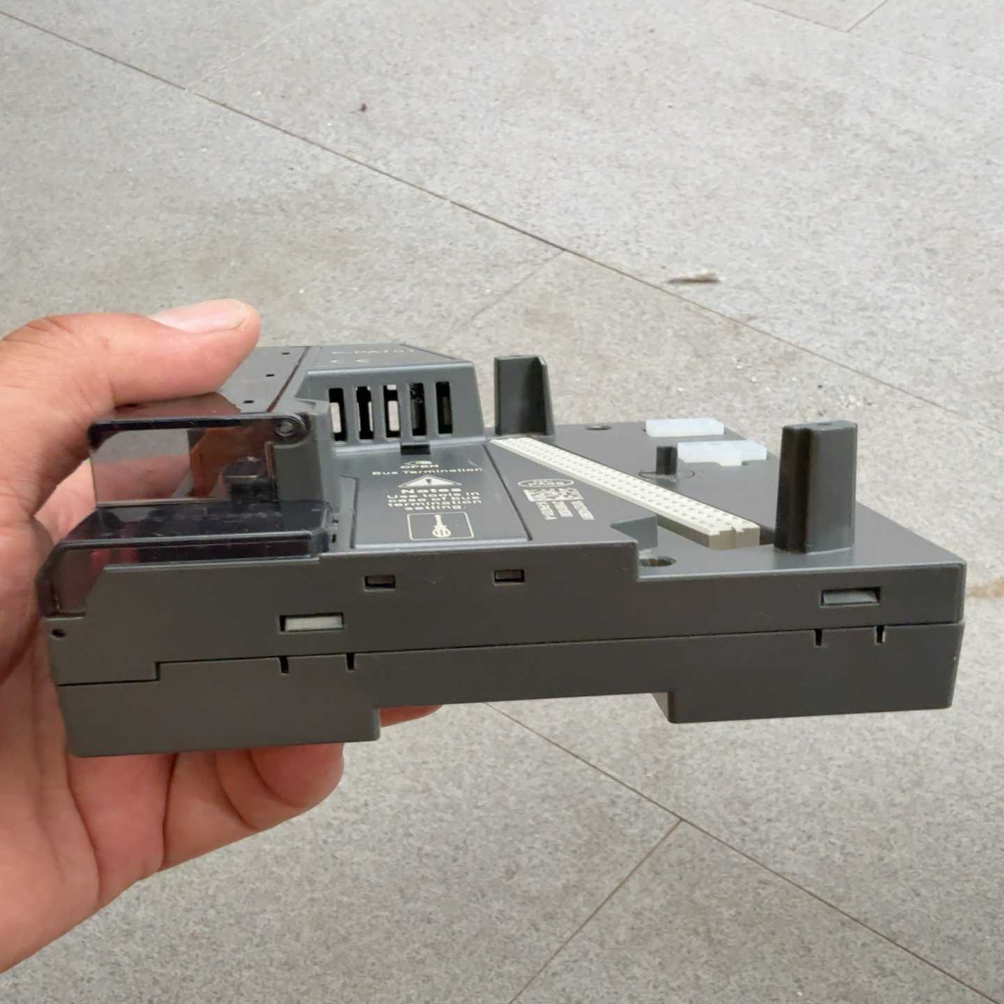 和利时K-PAT01通讯模块底座，功能完好，外观如图-议价