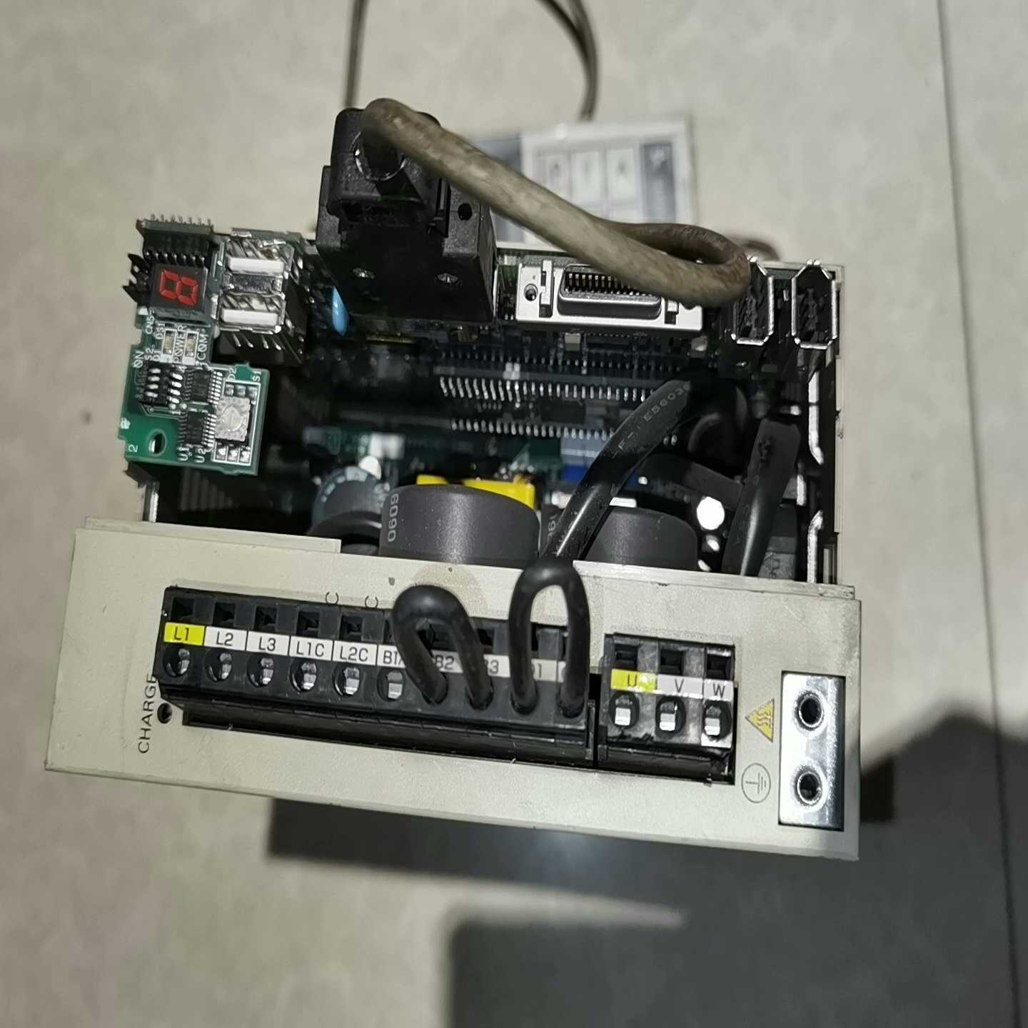 YASKAWA，操控面板一个，伺服驱动器一个少盖子外壳裂了，询价