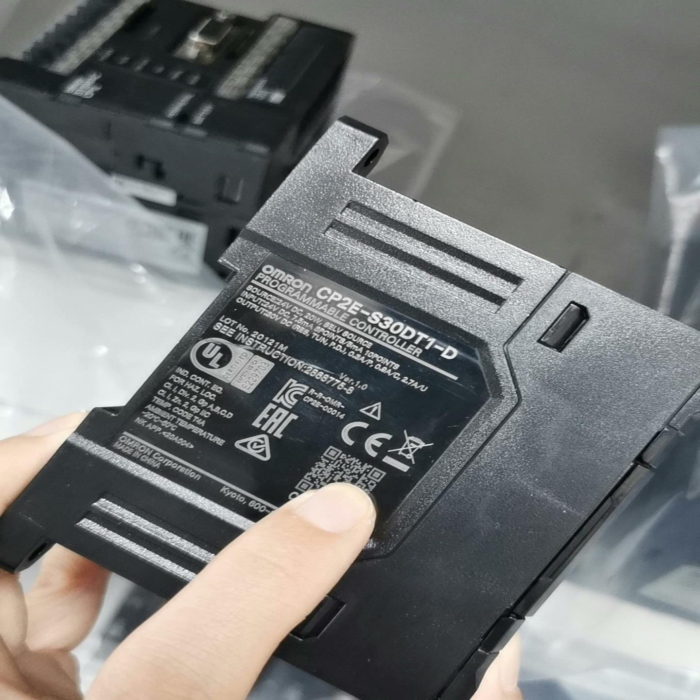 PLC. CP2E-S30DT1-D，(亚飞商行）