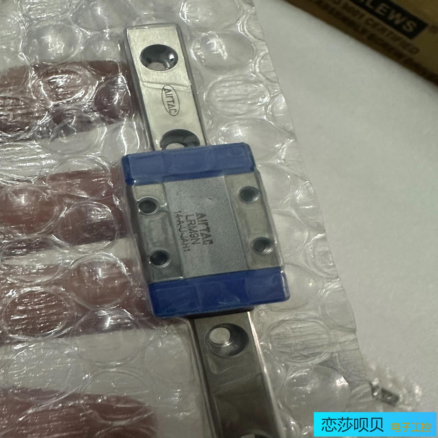 亚德客滑块LRM9N导轨长度92mm孔间距20mm