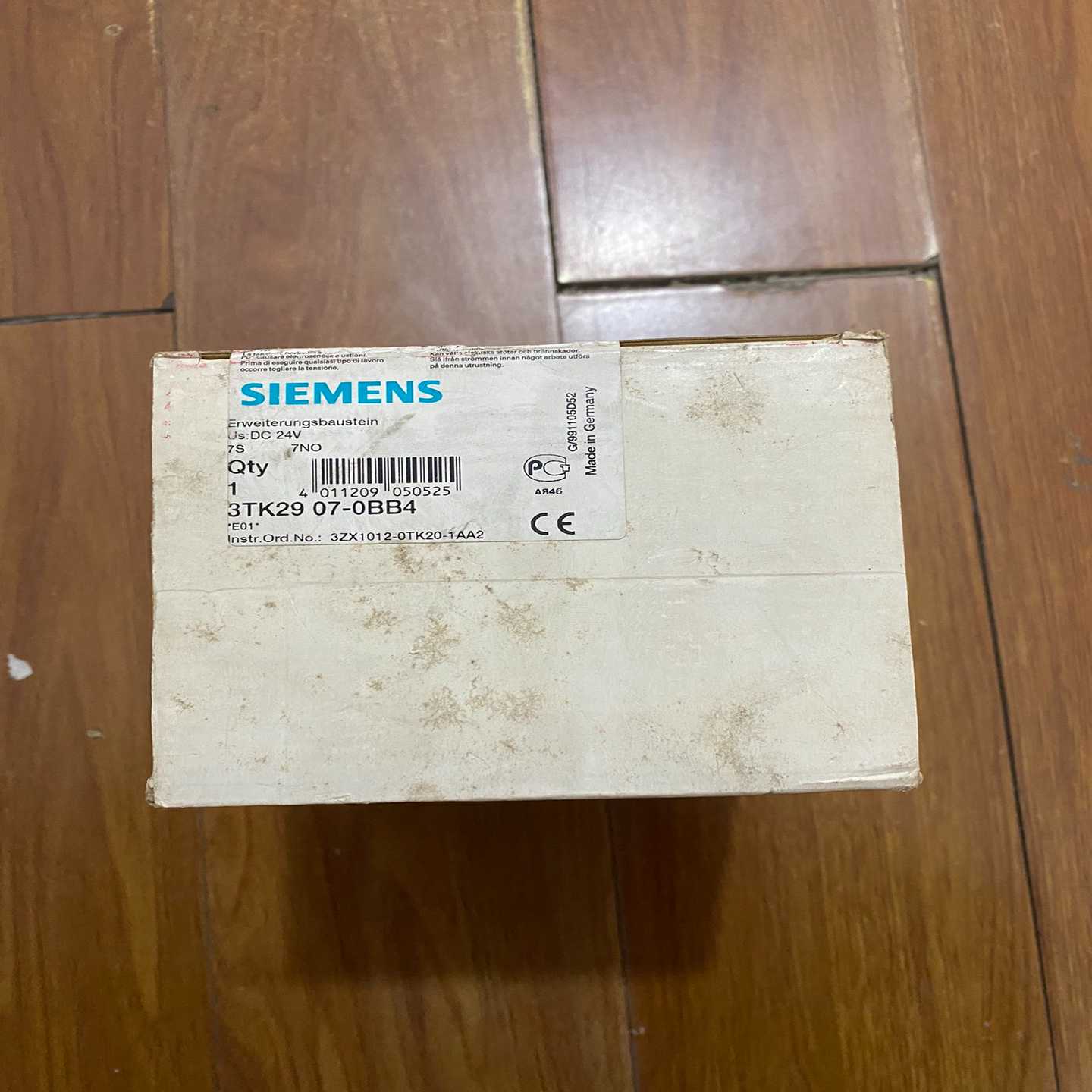 询价拍~ 安全继电器3TK2907-0BB4 一台未拆封2