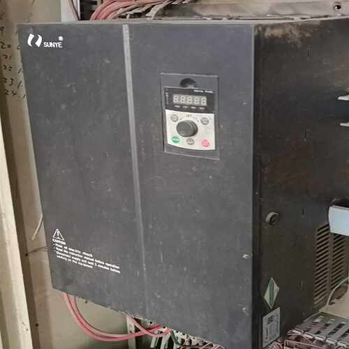 日业变频器CM530-B04T055G/075P，5