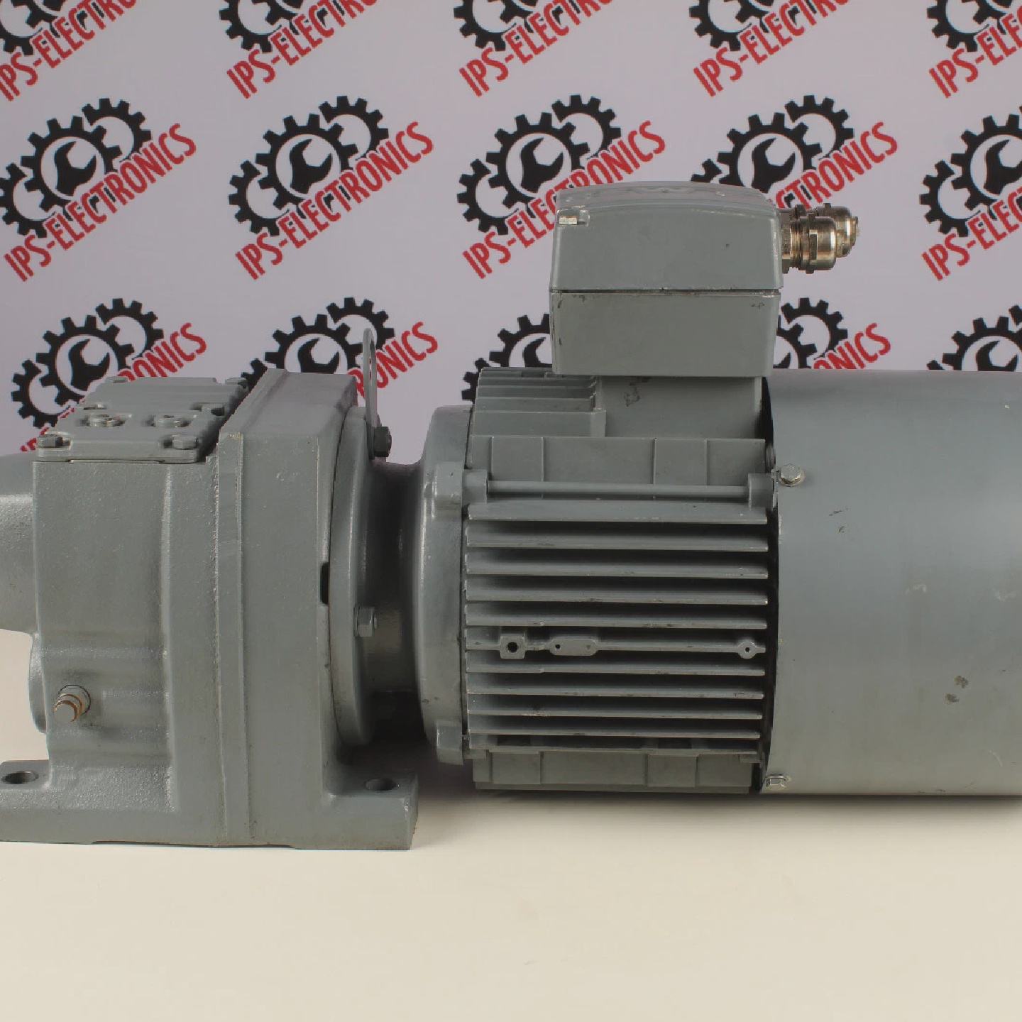 SEWEURODRIVE R47 DT90L4BMGHFIS motoriduttore  6 mesi di gara - 实物图