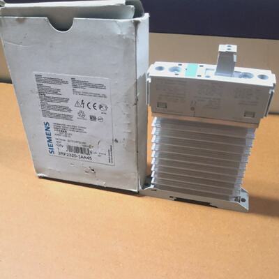 1PCSIEMENS 3RF23201AA45 Solidstate contactor 1phase 3RF2 AC5