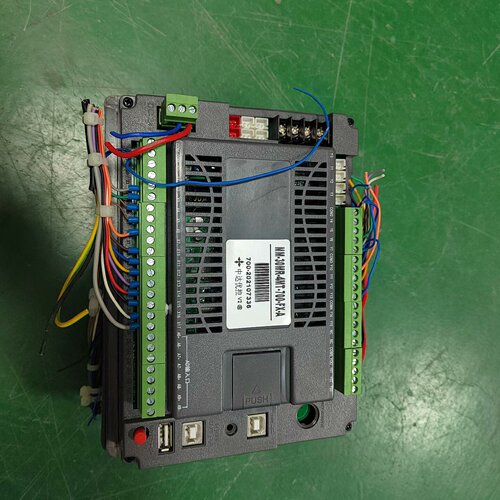 寻中达优控MM30MR4MT700FXA人机界面一体