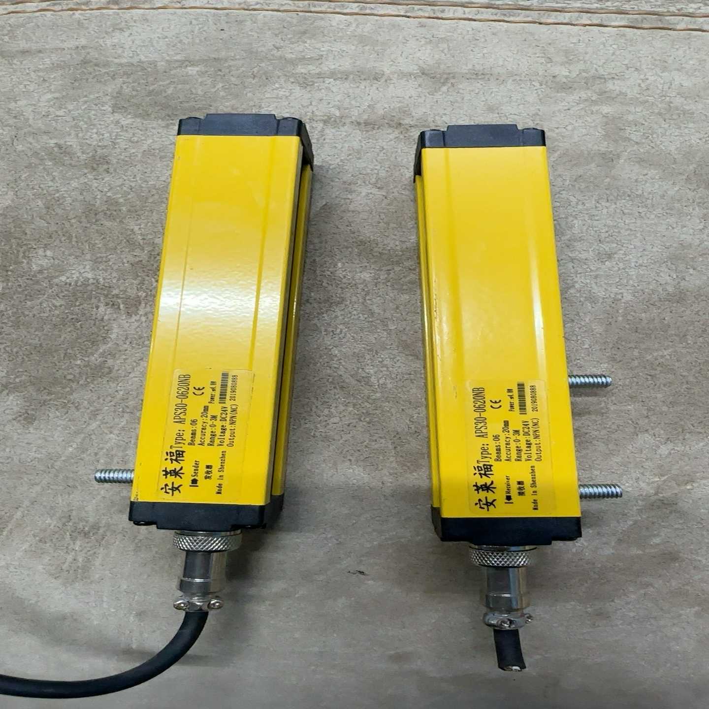 安莱福APS30-0620NB安全光栅传感器，成色如图，询价