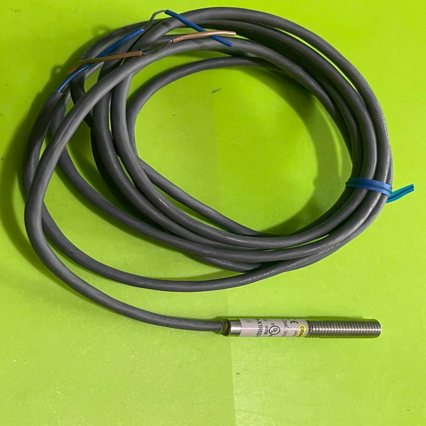 全金属接近开关E2FM-X1R5D1成色新实物询价