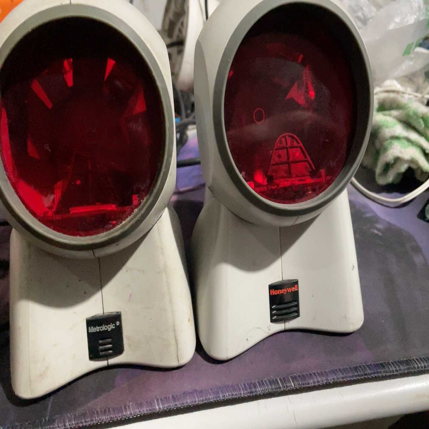 询价霍尼韦尔MS7120扫描枪扫描平台，功能正常，其中一台线剪断