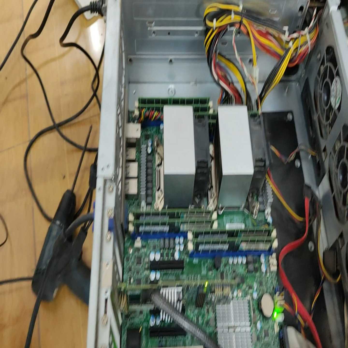 超威x9DRL-iF双路X79主板，成色正常使用正常询价