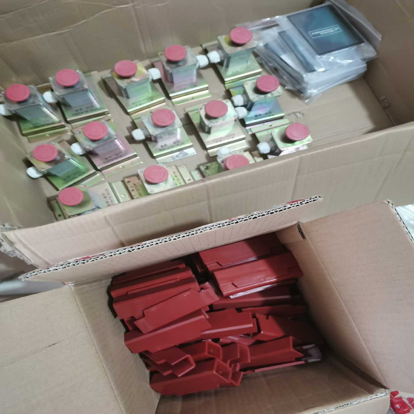 三菱电梯底坑开关 急停开关 缓冲器开关 涨紧轮开关大量现