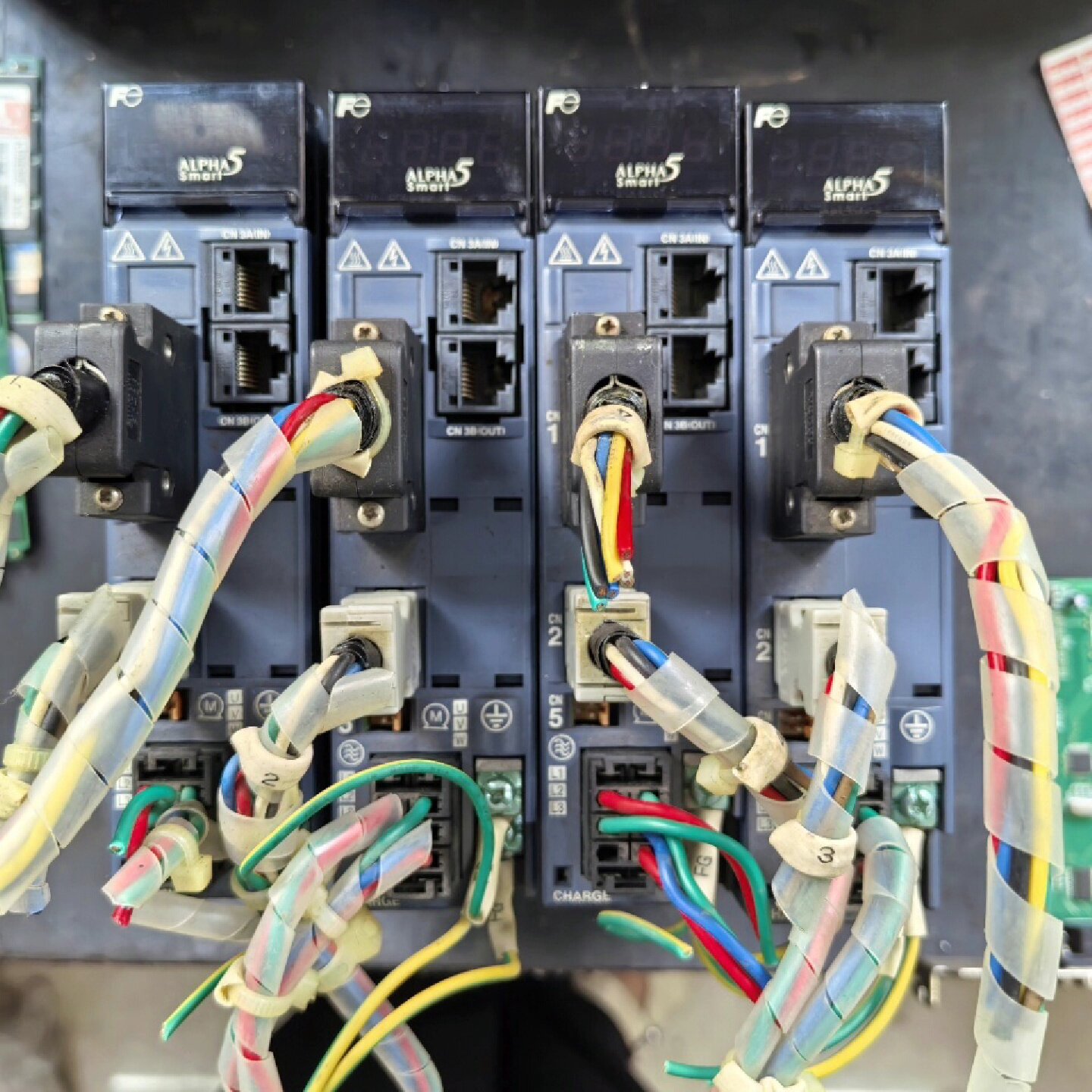 议价富士伺服驱动器RYH201F5VV2议价