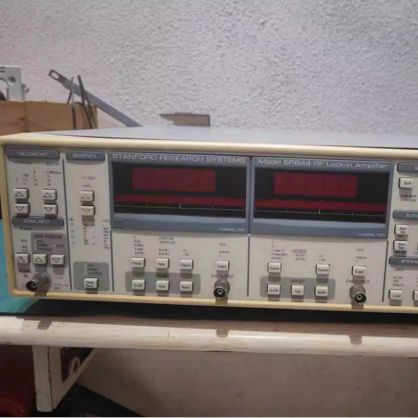 出售二手美国STANFORD斯坦福SR830锁相放大P器