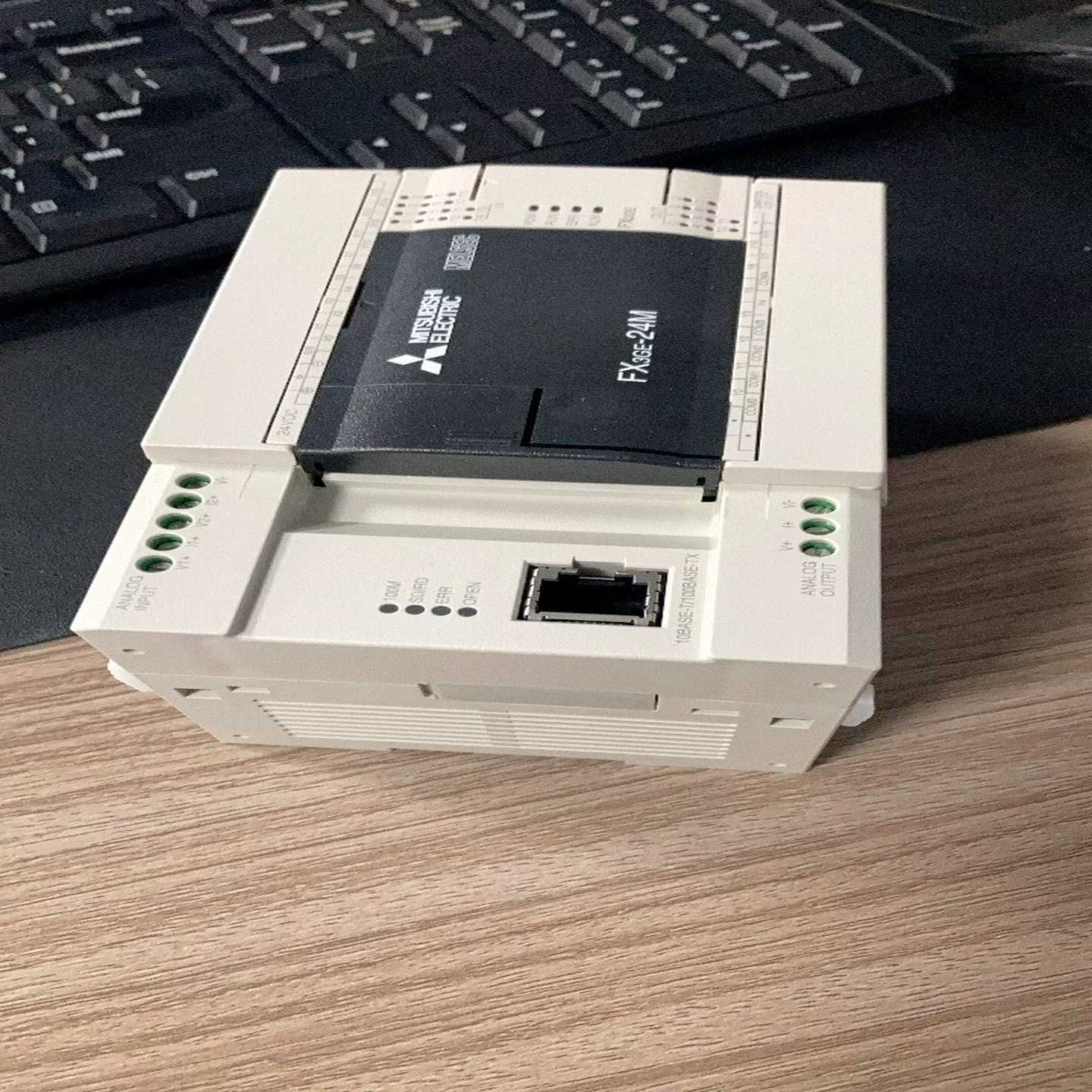 议价三菱PLCFX3UC-64MT/D16MT32CMT-L现货/维修