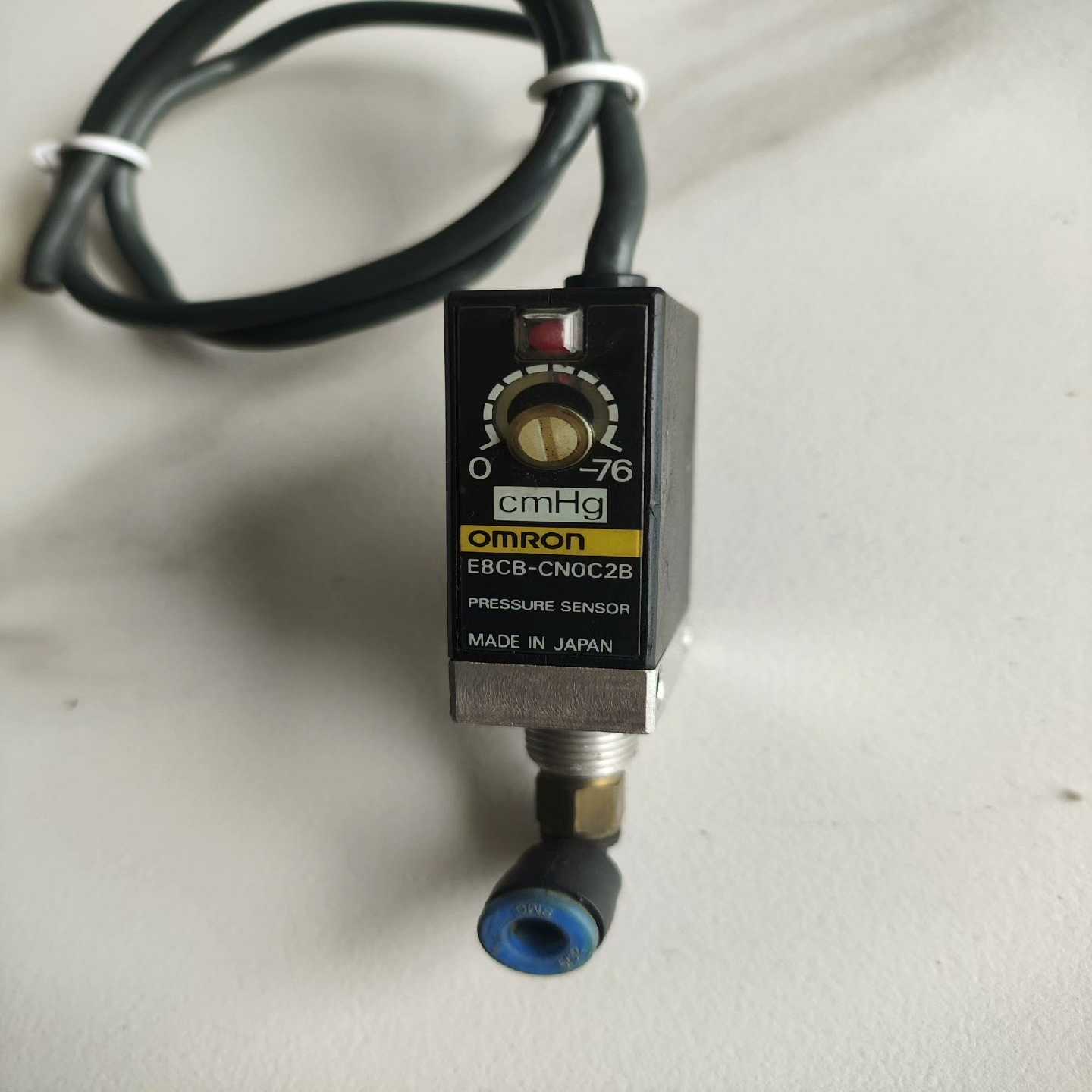 压力传感器 E8CB-CN0C2B~议价