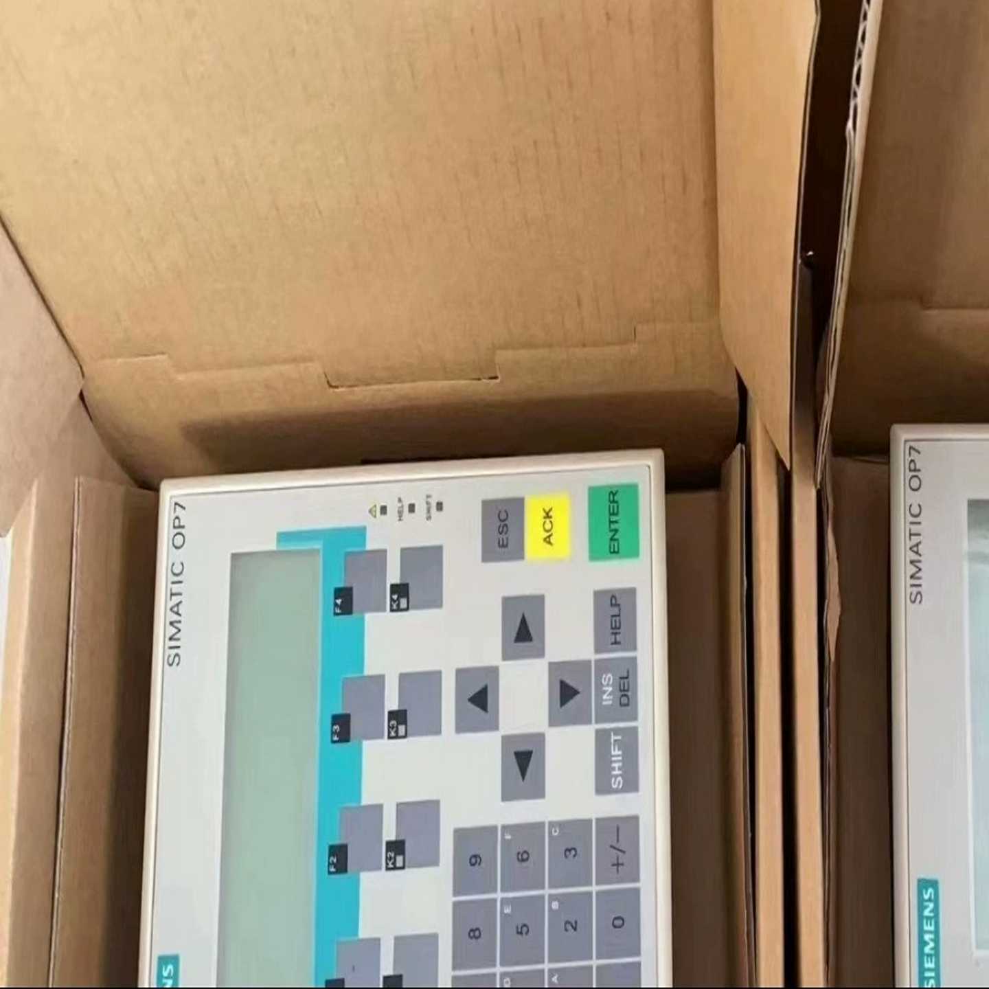 询价6AV3607-1JC20-0AX1触摸屏，99新带包