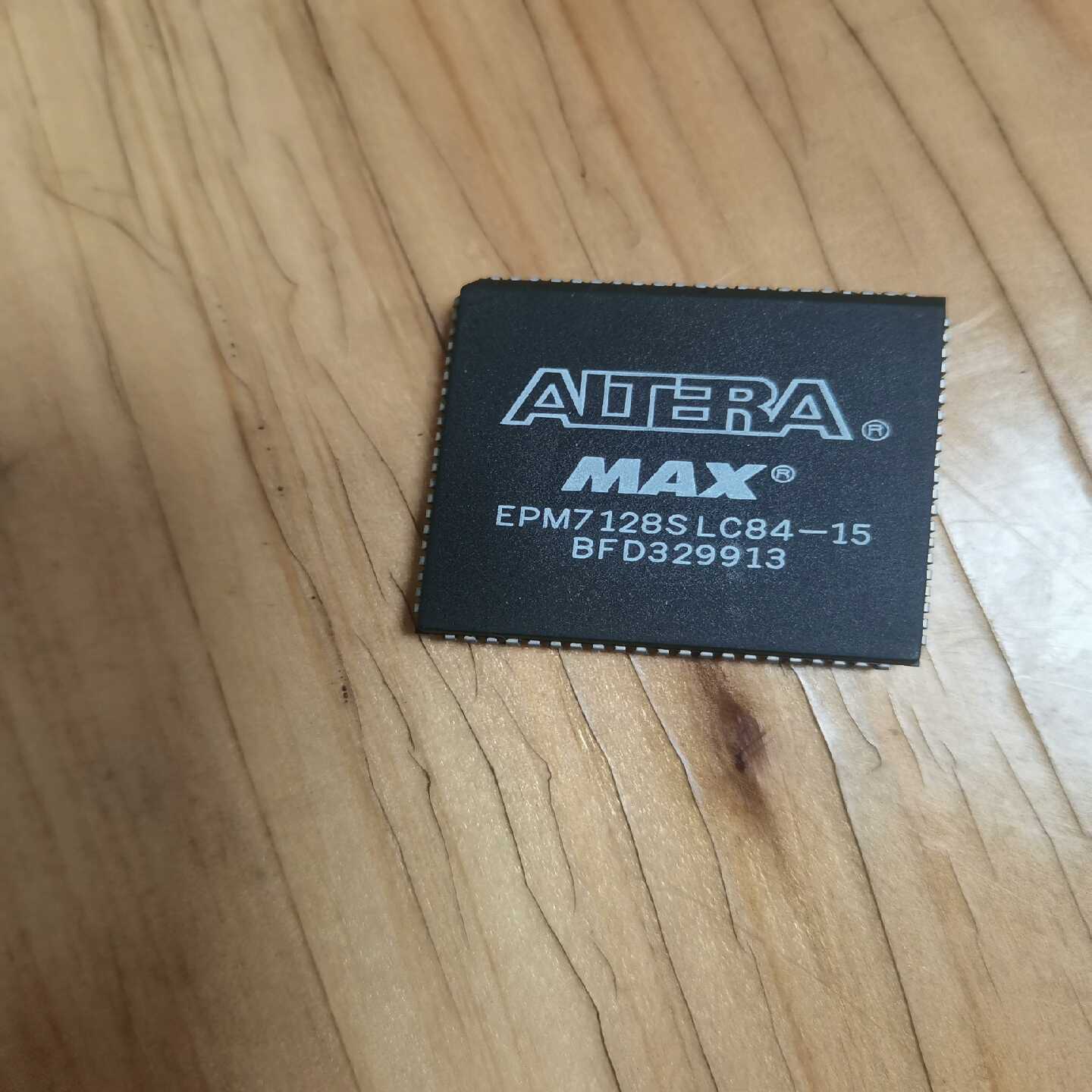 议价EPM7128SLC84一15有37个，一个40打包出省内包