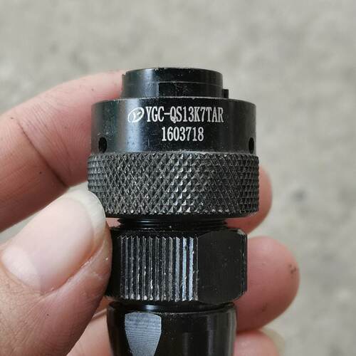 YGC-QS13K7TAR  高压连接器，如下图，适合新能源议价