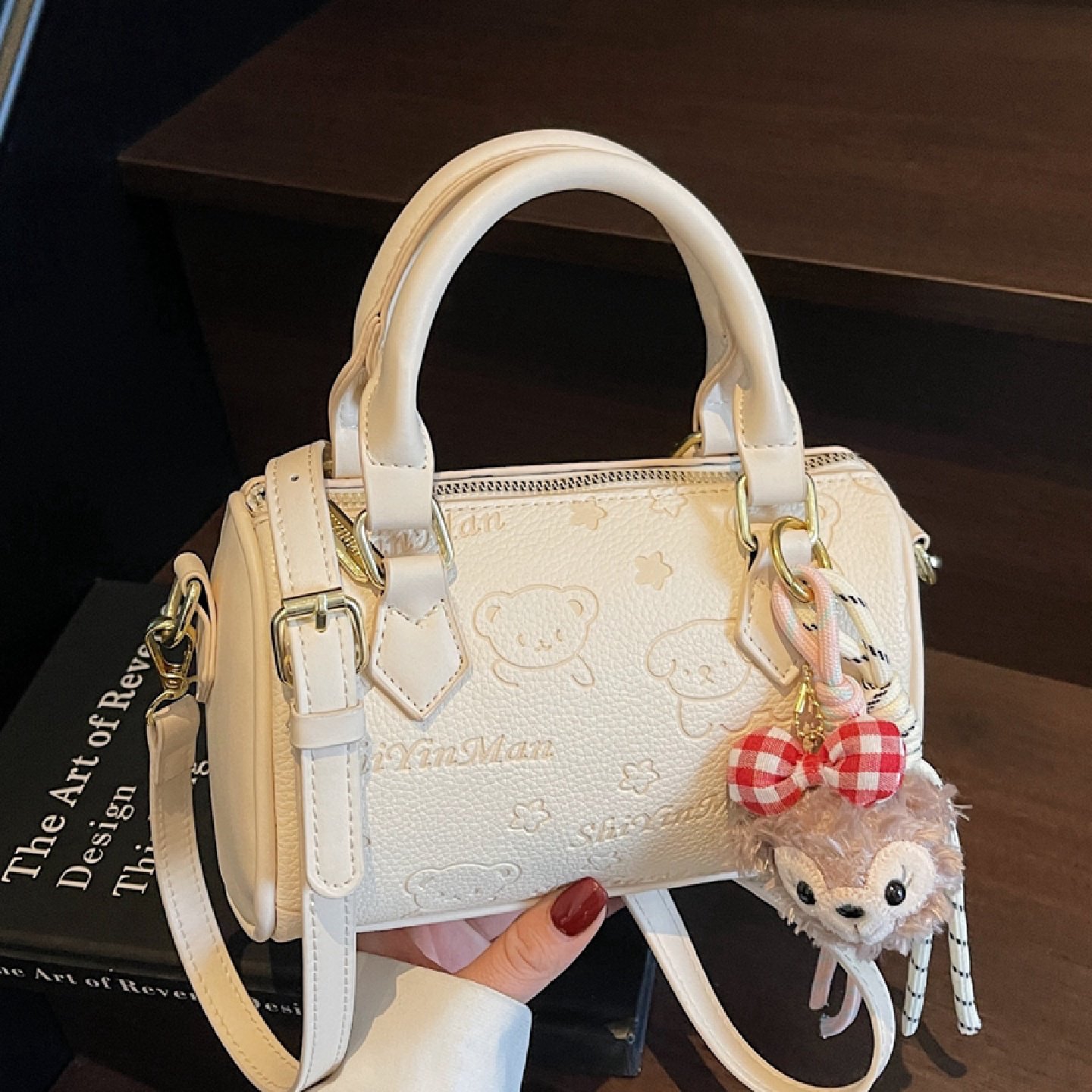 今年流行小众包包女式2025新款夏天百搭斜挎包爆款超火手提枕头包