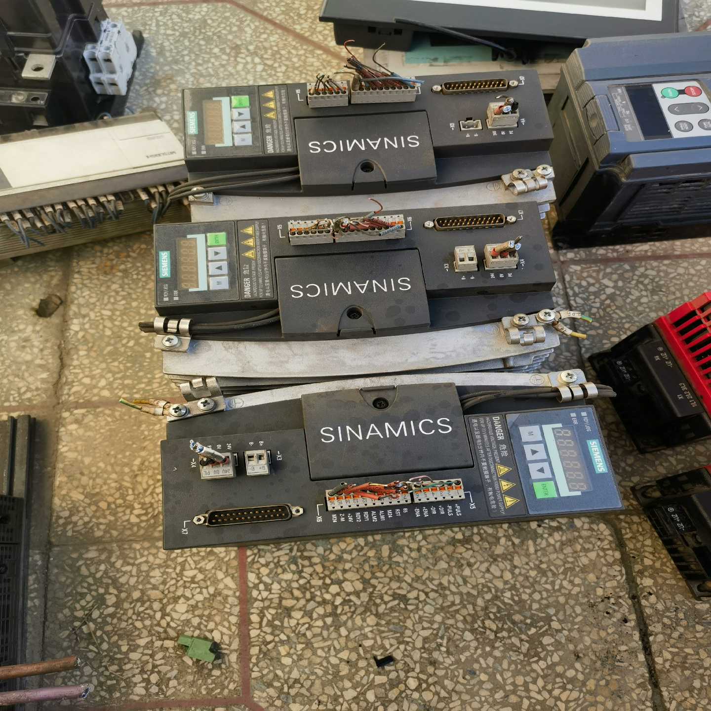 询价-驱动3210-5CC17-0UA0已售