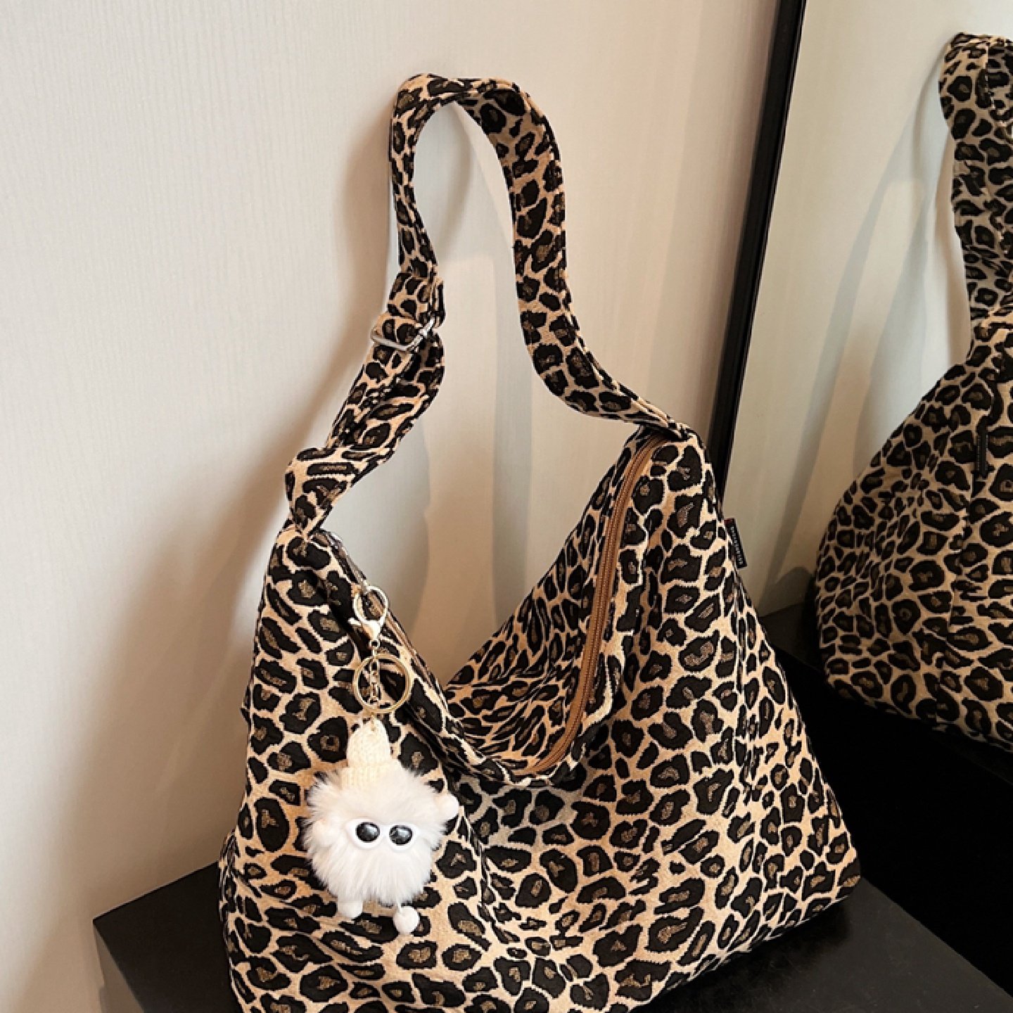 豹纹帆布包包女2025新款时尚流行单肩包休闲大容量通勤斜挎托特包