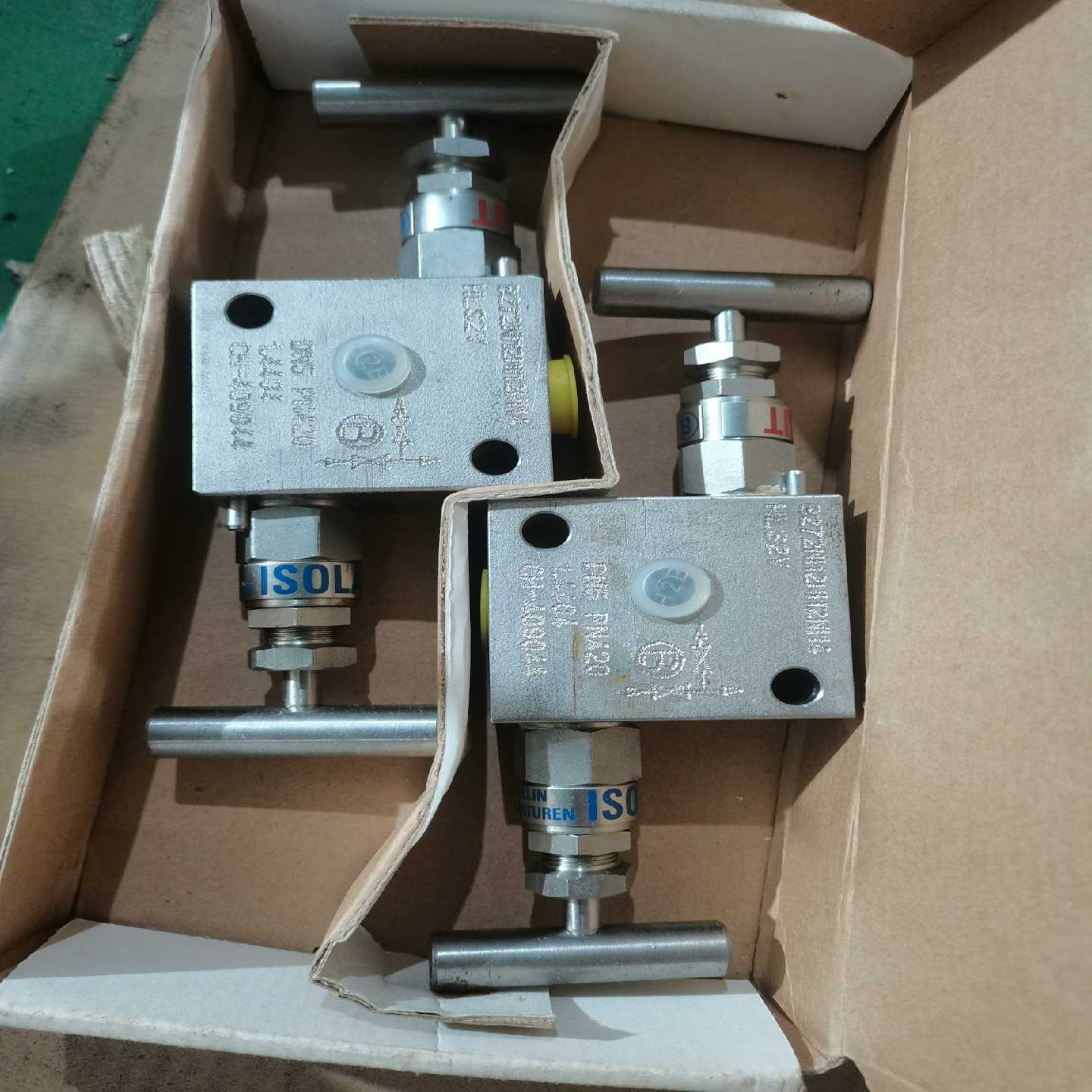 HLS2V派克PARKER二阀组HLS2V，全新库存货，单个-议价