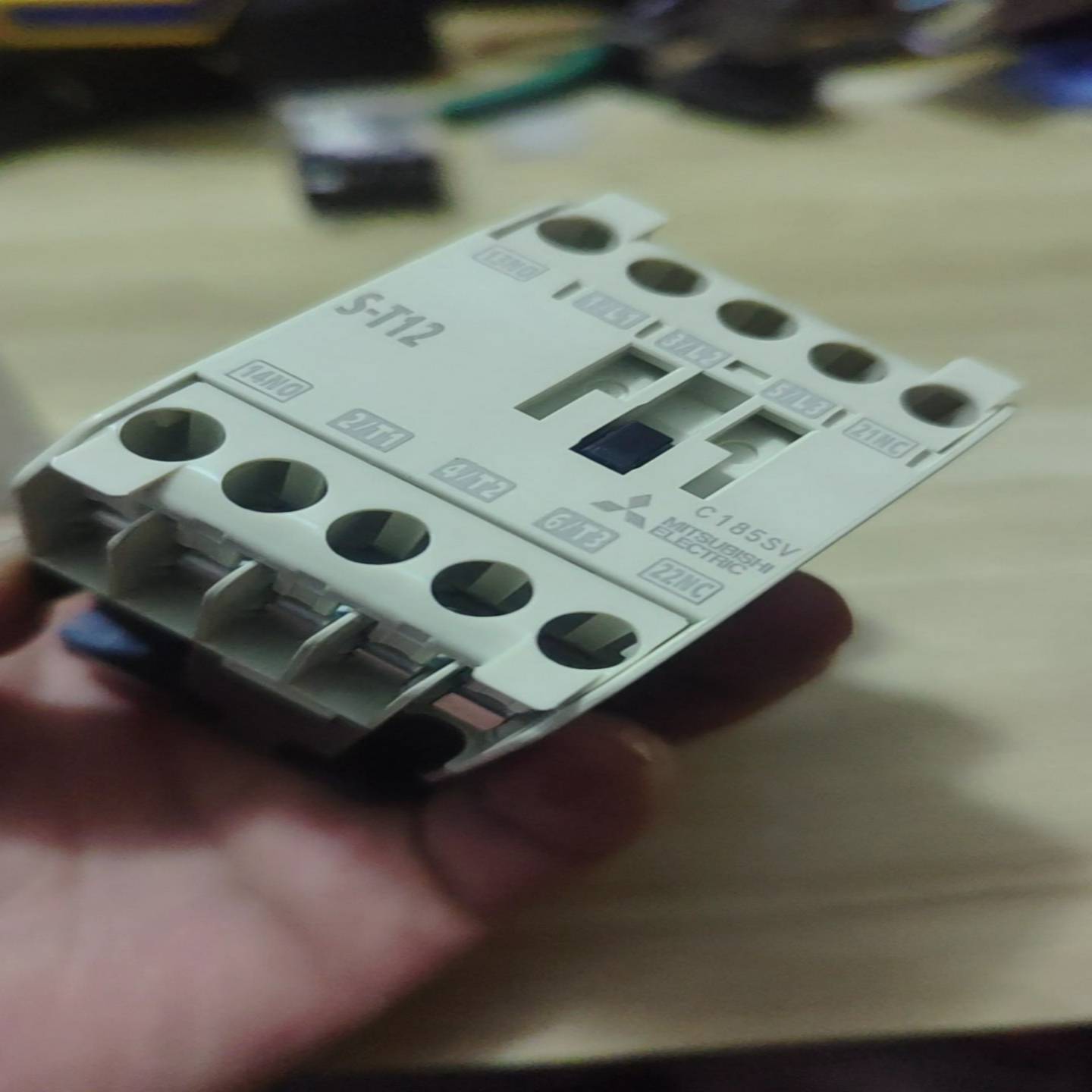 议价全新三菱交流接触器S-T12，实物拍摄。现货一件，全新未使用