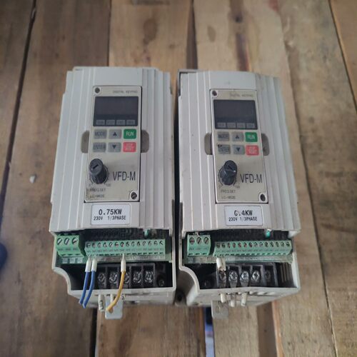 台达VFD007M21A变频器，230V 0.4kw和0.7~询价
