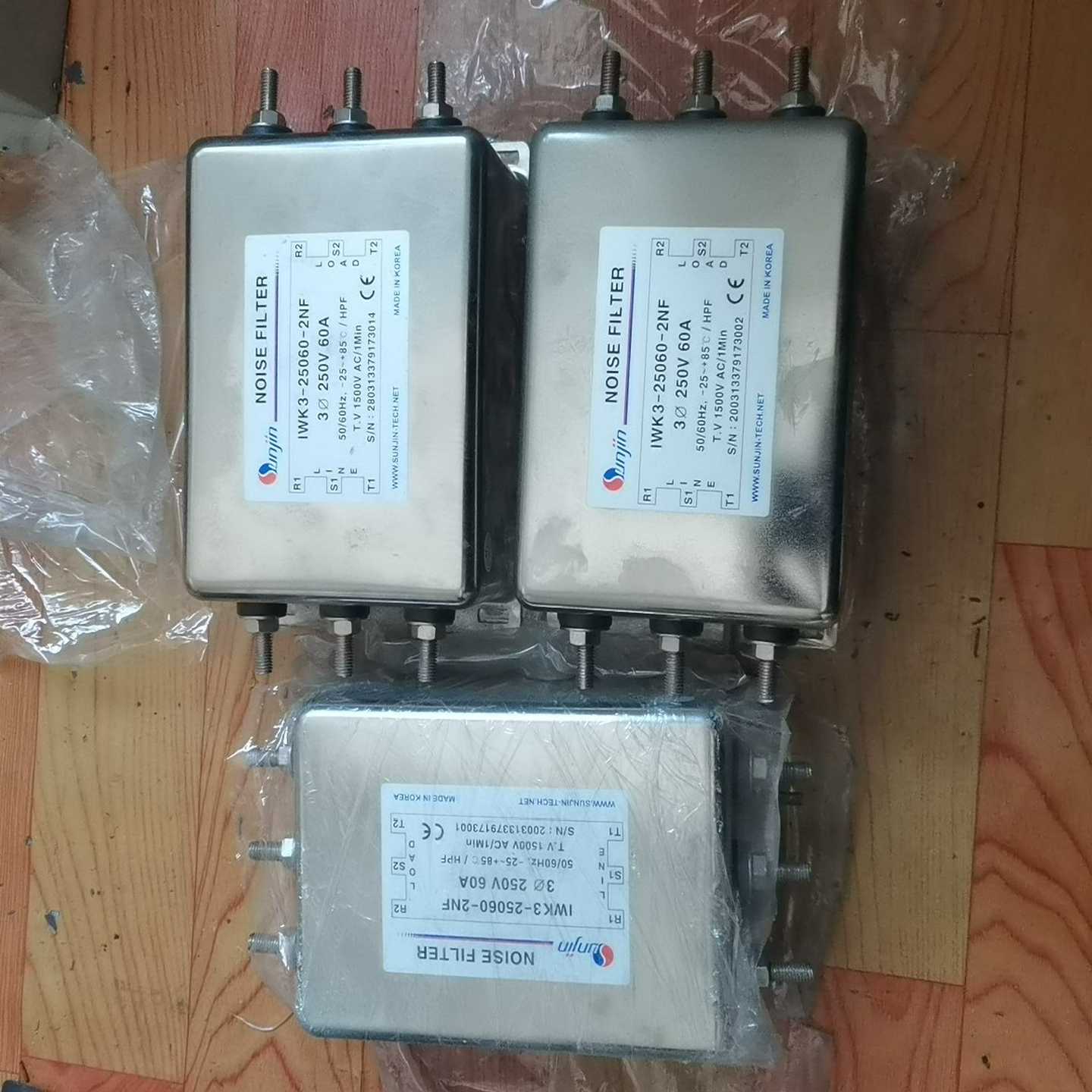询价韩国进口滤波器lWK3-25060-2NF,250V60A