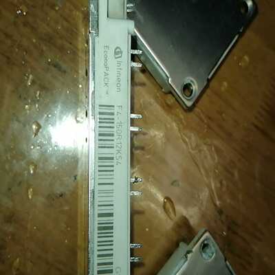 询价4-150ks4拆机，电容500V180uf容，尺寸