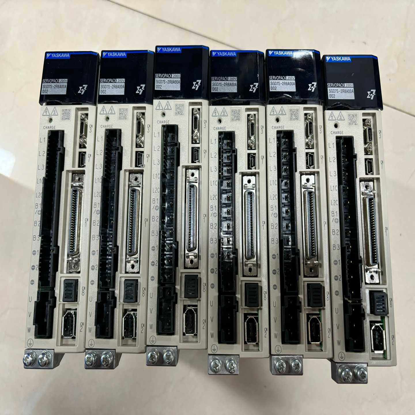 安川7系 SGD7S-2R8A00A002 400W伺服驱动【鑫鑫商铺】