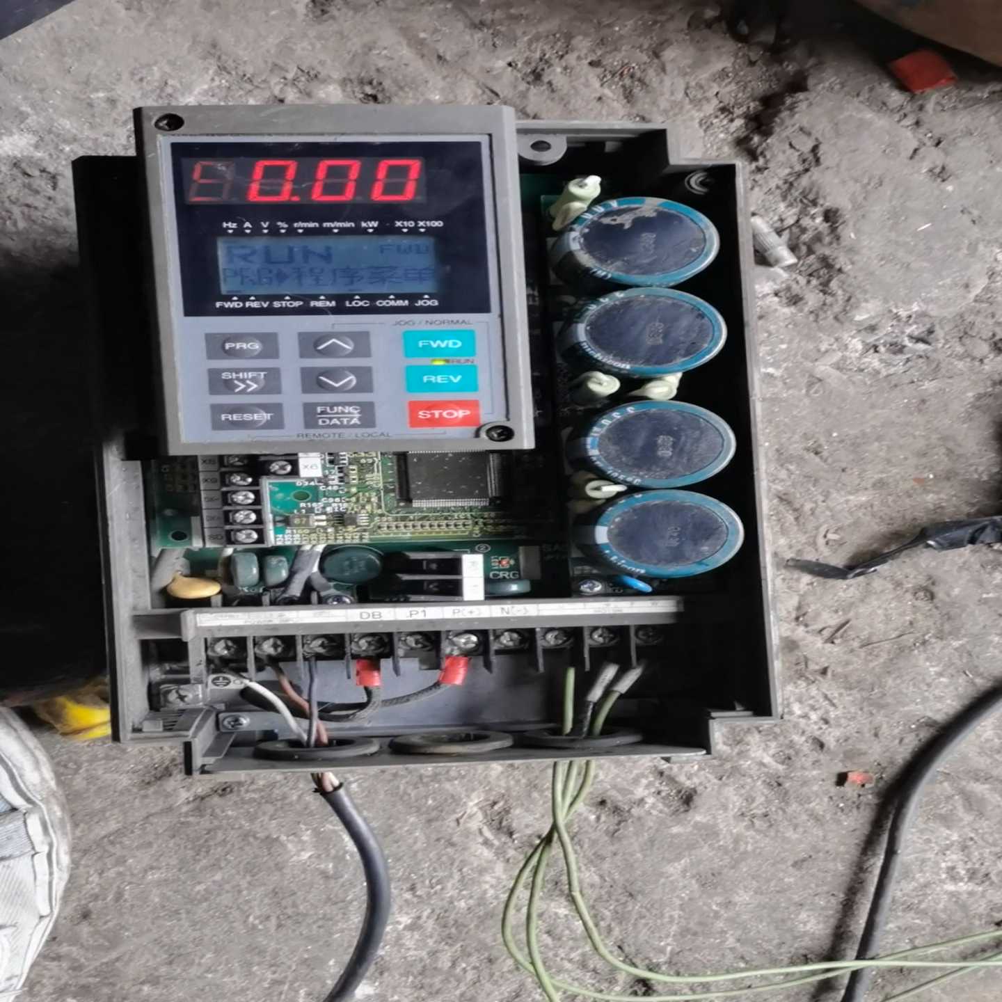 富士2.2kw变频器，FRN2.2G11S-4CX，功能正常询价