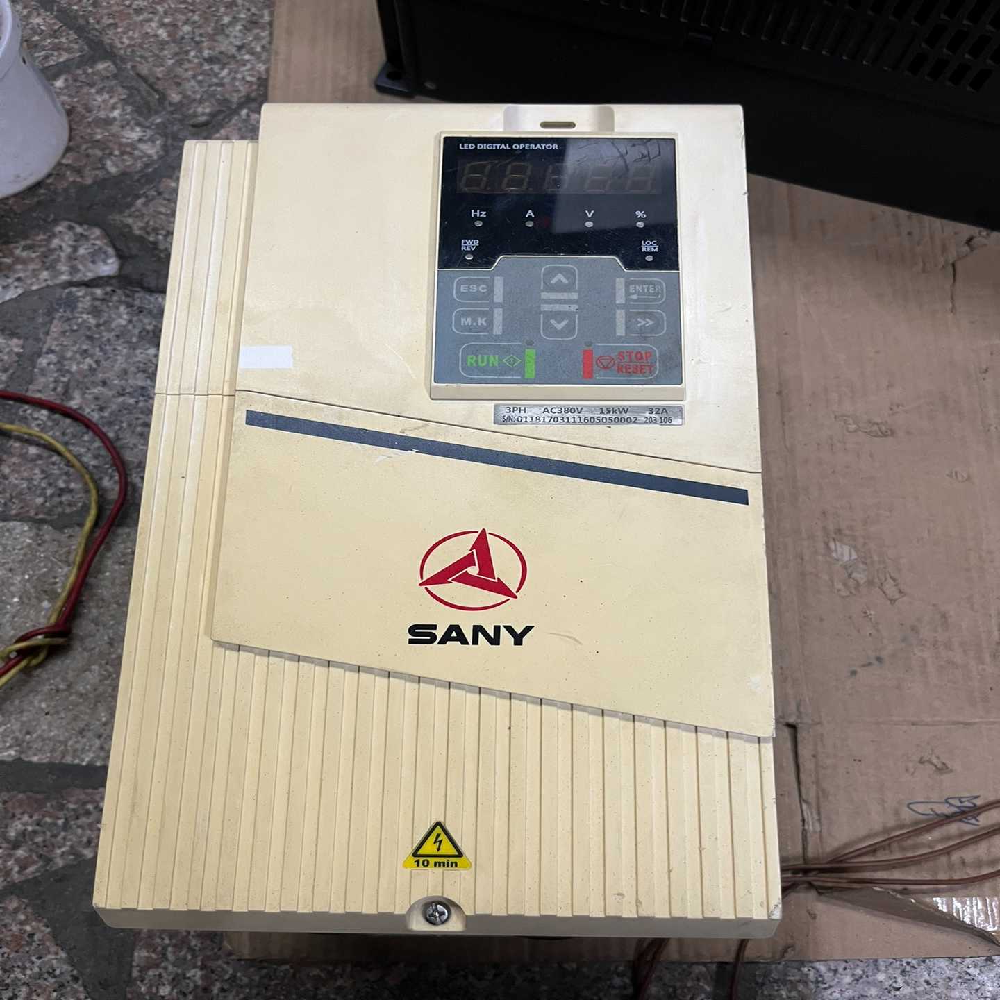(工仔机械）上海华兴变频器SEVI630-A0C032FB