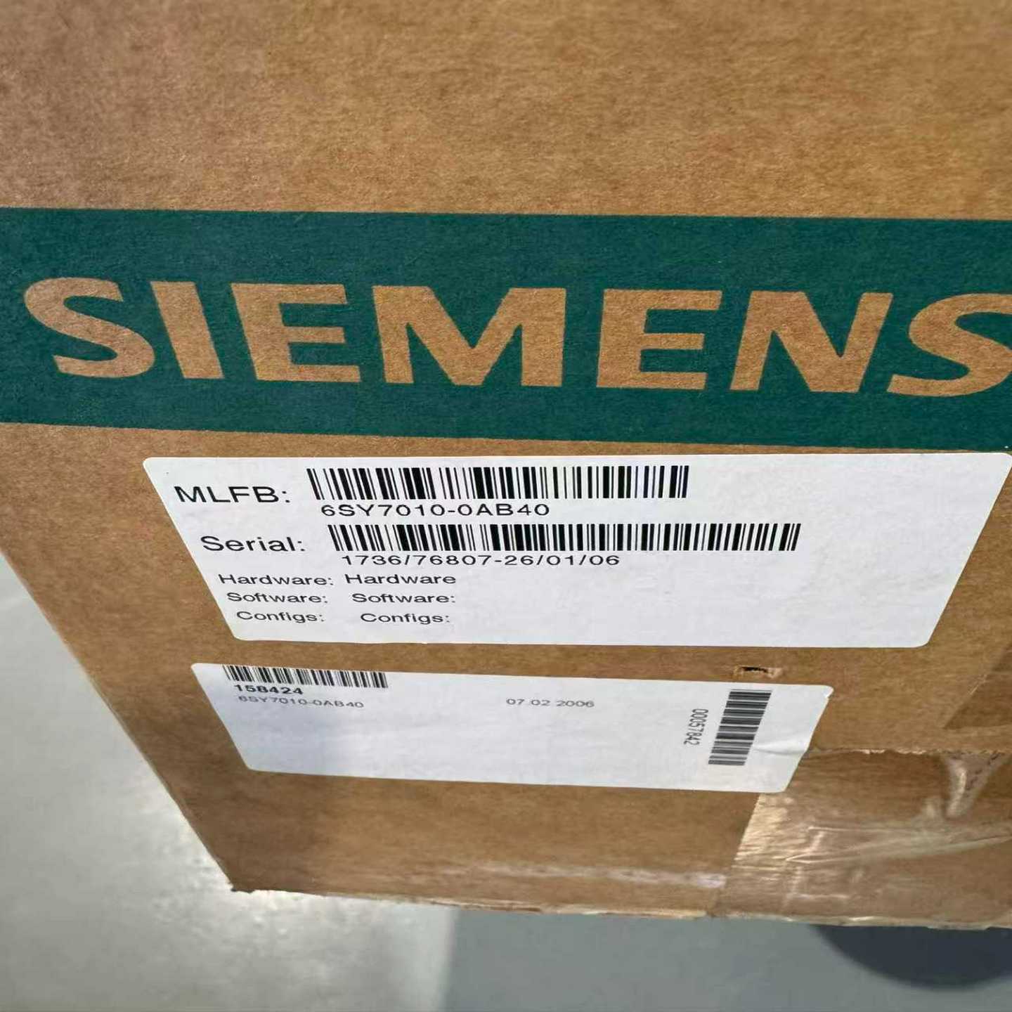 西门子SIMADYND控制器，型号6SY7010-0AB4--议价商品