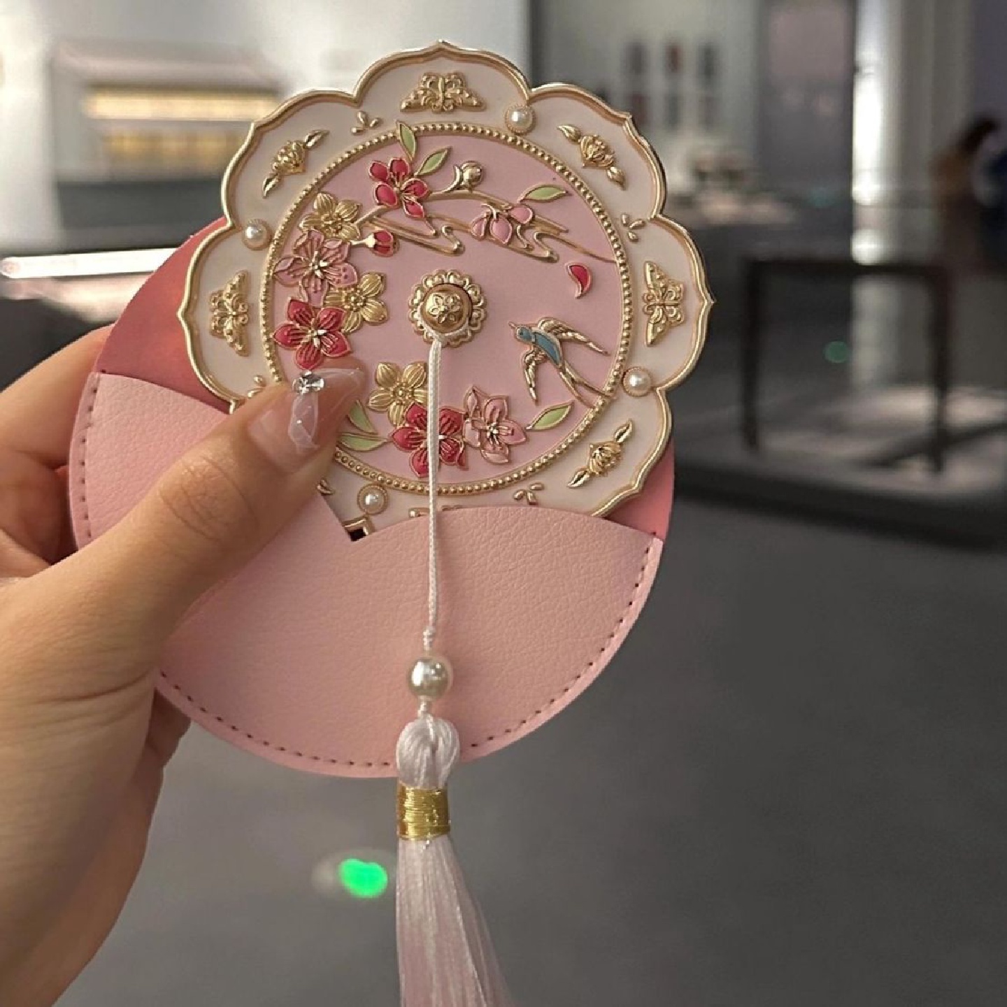 故宫桃花镜文创花囊小镜子随身手柄化妆镜御花园雍正花囊镜其